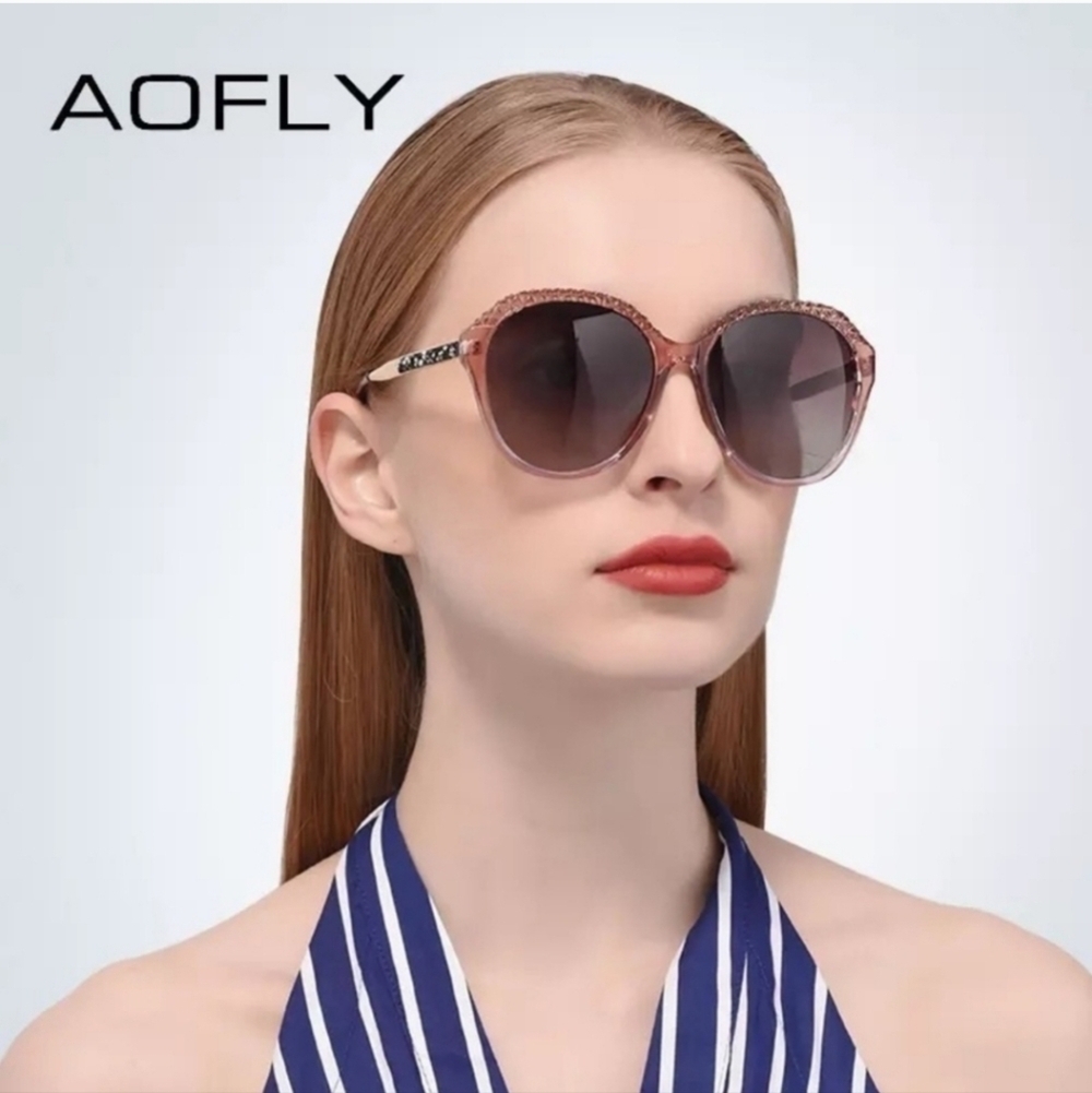 Women’s Sunglasses - Picture 2 of 2